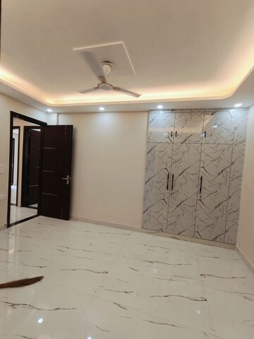 Room in 3 BHK Builder Floor at Malviya Nagar – for Rent