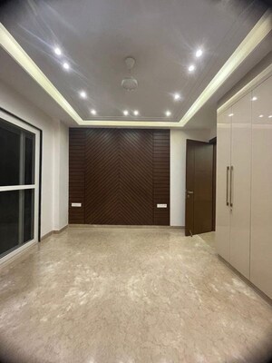 Room in 1 BHK Apartment at Suncity Trade Tower, Sector 21 – for Rent