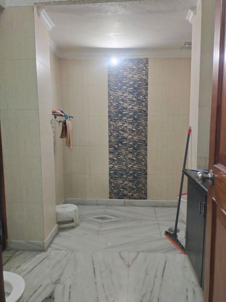 Bathroom, elan-nirvana 2 Bedroom 1400 Sq.Ft. Builder Floor In Sector 50 Gurgaon 9807984