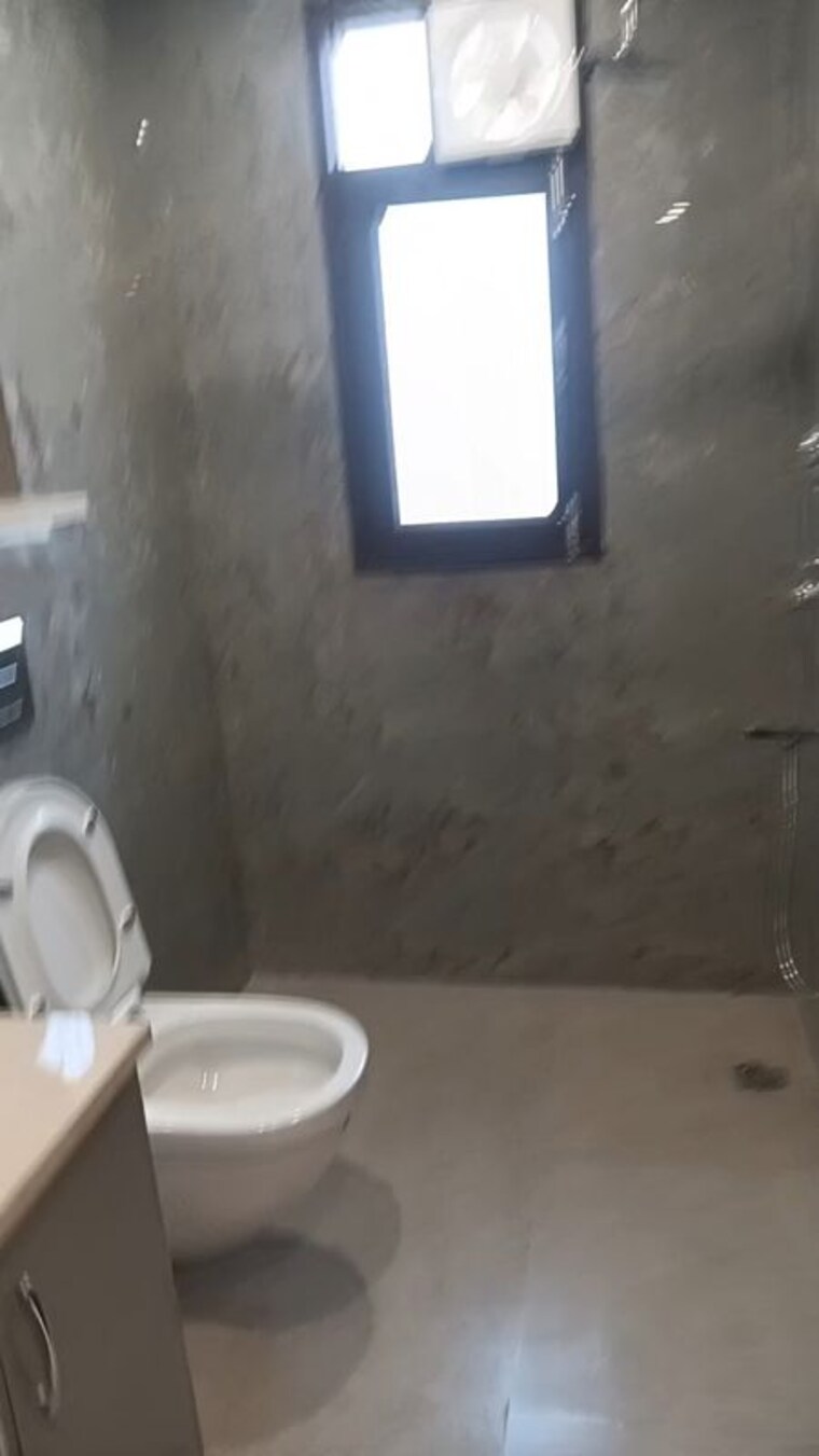 Bathroom, lajpat nagar ii Studio 300 Sq.Ft. Builder Floor In Lajpat Nagar ii Delhi 9807998