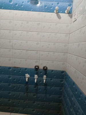 Bathroom in 1.5 BHK Independent House at Sarita Vihar – for Rent