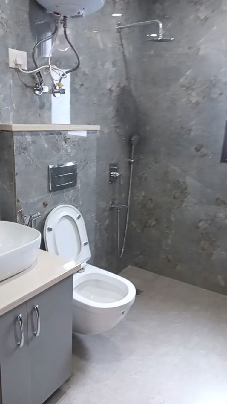 Bathroom, lajpat nagar ii 1 Bedroom 500 Sq.Ft. Builder Floor In Lajpat Nagar ii Delhi 9808007