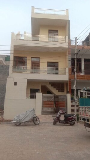 5 BHK Independent House For Sale in Dhakoli