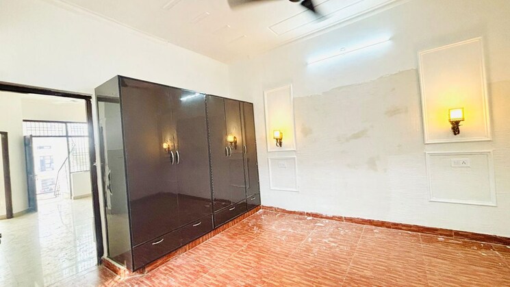 Room, ambala highway 2 Bedroom 1000 Sq.Ft. Builder Floor In Ambala Highway Zirakpur 9808017