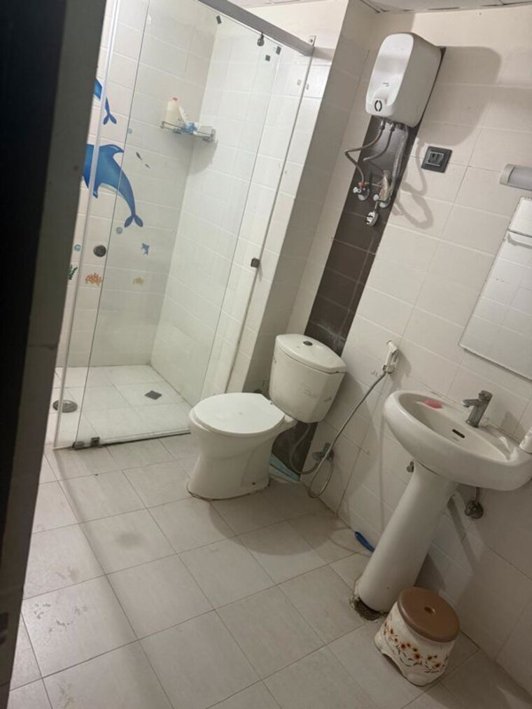 Bathroom, panchsheel-wellington 5 Bedroom 3000 Sq.Ft. Penthouse In Dundahera Ghaziabad 9808020