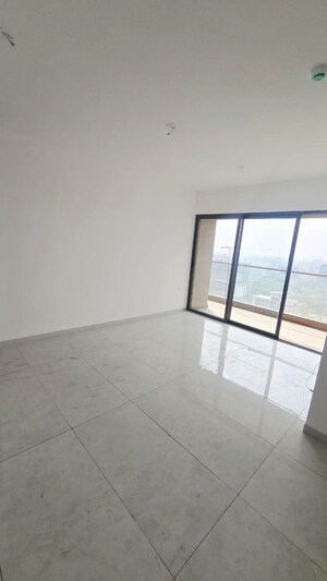 Room in 3.5 BHK Apartment at Mantra Mirari, Koregaon Park – for Sale