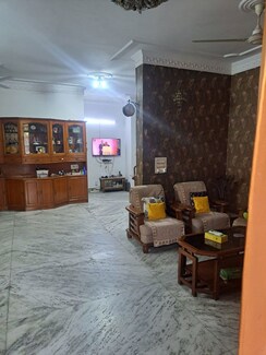 6 BHK + Servant Room,Study Room Villa For Sale in RWA Apartments Sector 41
