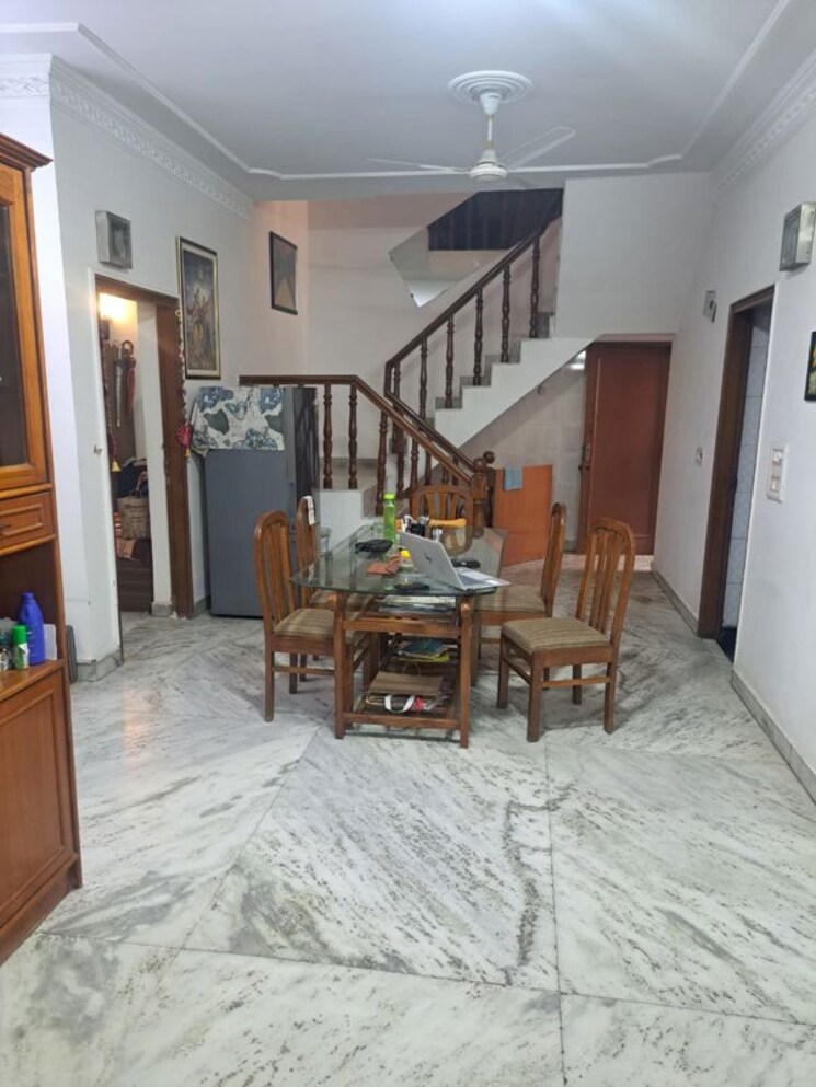 Gym, rwa-apartments-sector-41 6 Bedroom 180 Sq.Mt. Villa In Sector 41 Noida 9808112