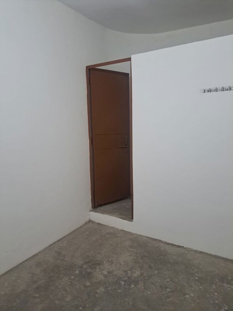 Room, rwa-apartments-sector-41 6 Bedroom 180 Sq.Mt. Villa In Sector 41 Noida 9808112