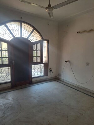 Room in 6 BHK Villa at RWA Apartments Sector 41, Sector 41 – for Sale