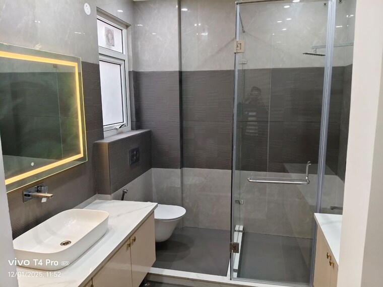 Bathroom, sector 46 6+ Bedroom 200 Sq.Ft. Villa In Sector 46 Noida 9808116