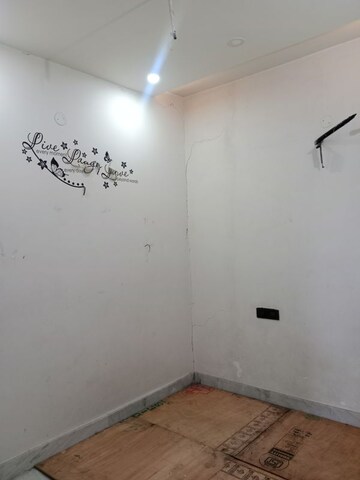 Room in 1.5 BHK Independent House at Sector 18 – for Rent