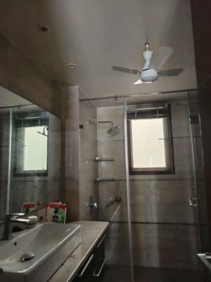 Bathroom in 3 BHK Apartment at Arjun Nagar – for Rent