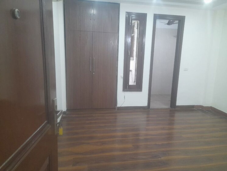 Room, kailash colony 3 Bedroom 160 Sq.Yd. Builder Floor In Kailash Colony Delhi 9808139