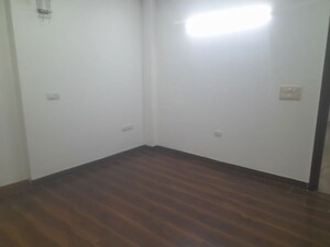 Room in 3 BHK Builder Floor at Kailash Colony – for Rent
