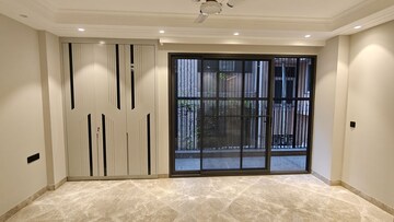 Room in 3 BHK Builder Floor at Panchsheel Park – for Rent