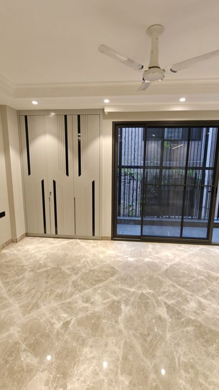 Room, panchsheel park 3 Bedroom 2700 Sq.Ft. Builder Floor In Panchsheel Park Delhi 9808158