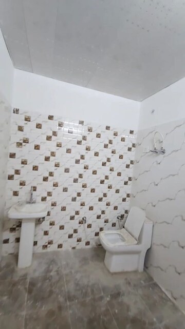Bathroom in 2 BHK Apartment at Sector 74 – for Rent