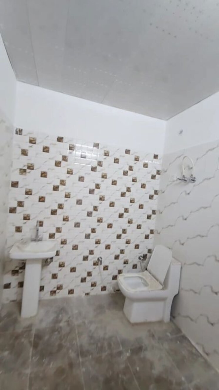 Bathroom, sector 74 2 Bedroom 1000 Sq.Ft. Apartment In Sector 74 Noida 9808157