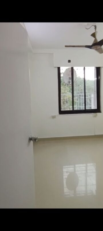 Room in 3 BHK Apartment at New Mhada Towers, Andheri West – for Rent