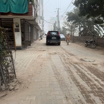 Parking in 5 BHK Independent House at Ashok Vihar Phase Iii – for Sale