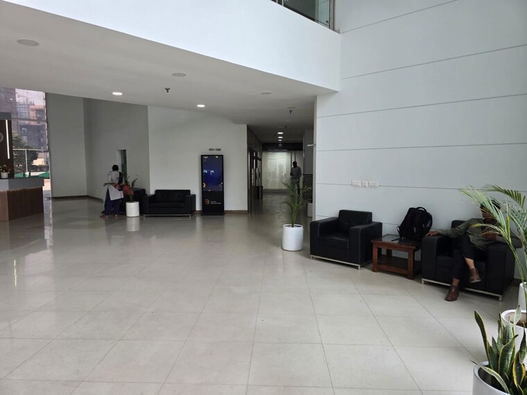 undefined, sector 132 Commercial Office Space 550 Sq.Ft. In Sector 132 Noida 9808165