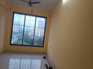 2 BHK Apartment For Rent in Chandak Cornerstone, Worli