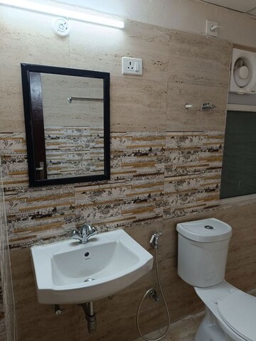 Bathroom in 3 BHK Apartment at Amrapali Centurian Park Phase II, Tech Zone 4 Greater Noida – for Rent