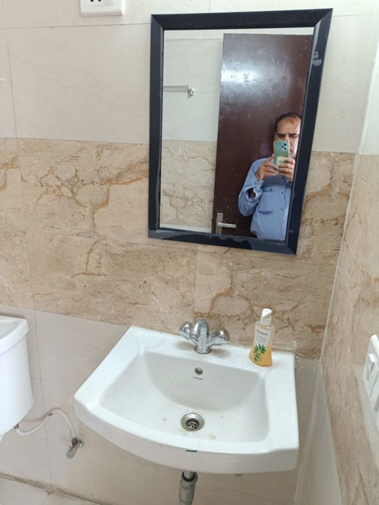 Bathroom, amrapali-centurian-park-phase-ii 3 Bedroom 1675 Sq.Ft. Apartment In Tech Zone 4 Greater Noida Greater Noida 9808188