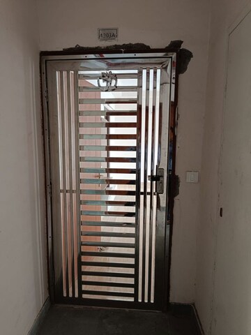 Staircase in 3 BHK Apartment at Amrapali Centurian Park Phase II, Tech Zone 4 Greater Noida – for Rent