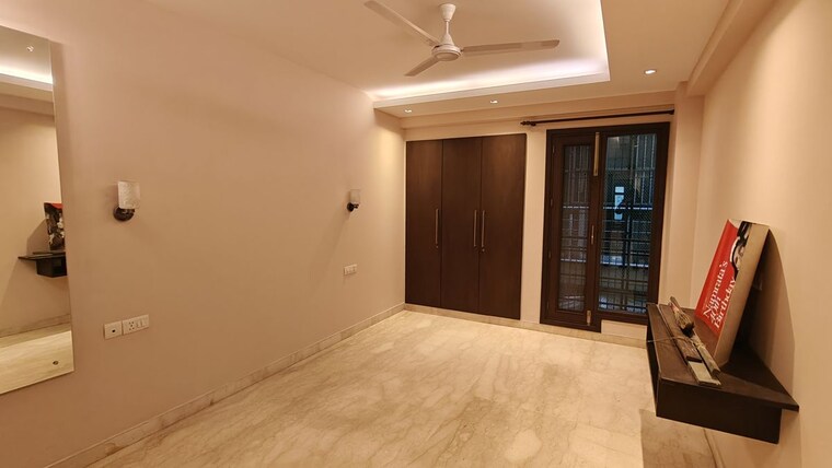 Room, panchsheel enclave 3 Bedroom 2500 Sq.Ft. Builder Floor In Panchsheel Enclave Delhi 9808189