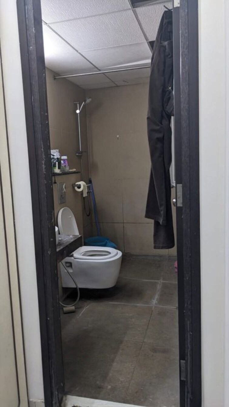 Bathroom, andheri east Pg For Boys In Andheri East 9808192