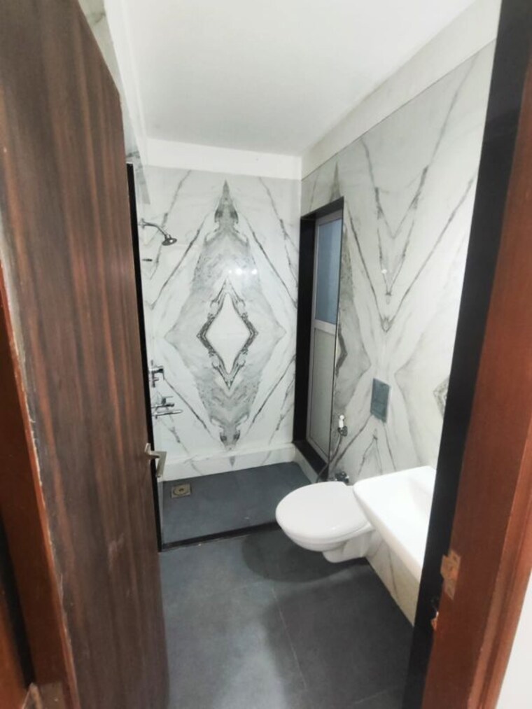 Bathroom, ekdanta-new-suraj-tower 2 Bedroom 700 Sq.Ft. Apartment In Pokhran Road No One Thane 9808196
