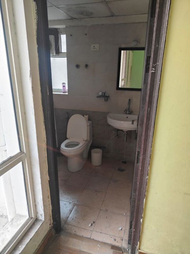 Bathroom, sector 26 6+ Bedroom 162 Sq.Mt. Villa In Sector 26 Noida 9808199