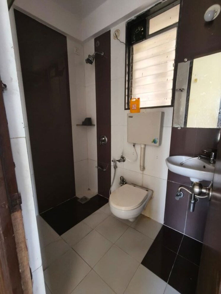 Bathroom, neelsidhi-atlantis 2 Bedroom 1000 Sq.Ft. Apartment In Nerul Navi Mumbai 9808200