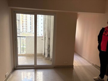 Room in 1 BHK Apartment at Amrapali Dream Valley, Tech Zone 4 Greater Noida – for Sale