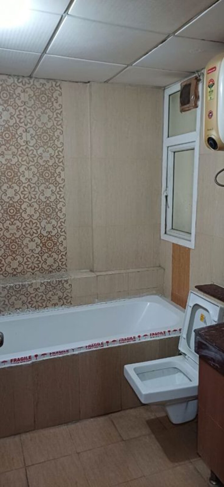 Bathroom, purvanchal-royal-park 3 Bedroom 1950 Sq.Ft. Apartment In Sector 137 Noida 9808212