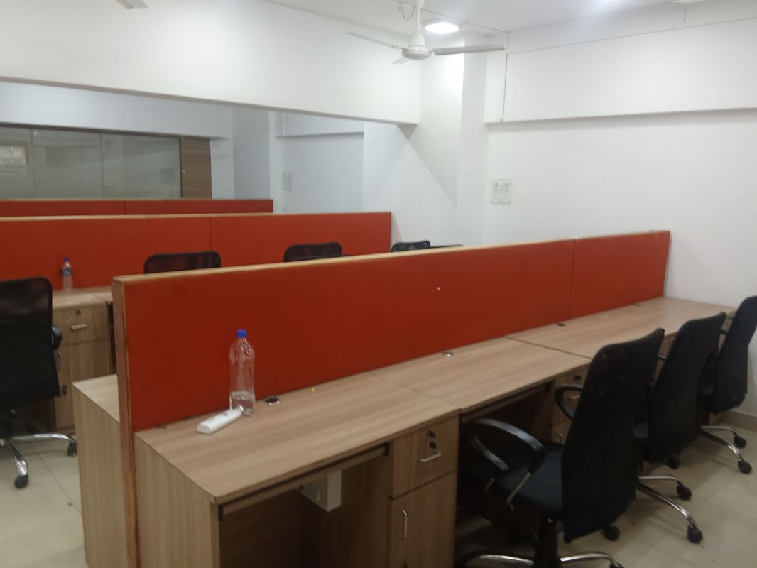 Office Space For Rent in Mayuresh Chambers