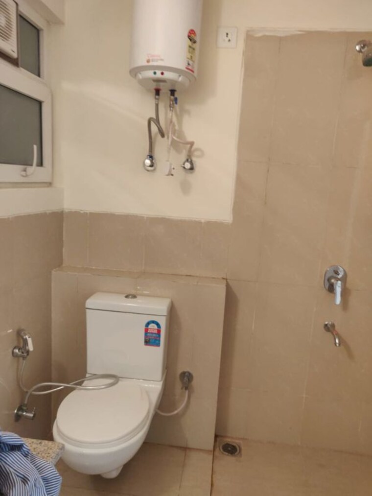 Bathroom, emaar-palm-premier 3 Bedroom 1650 Sq.Ft. Apartment In Sector 77 Gurgaon 9808236