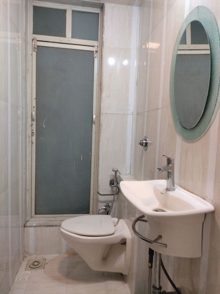 Bathroom, fairmont-palazo 2 Bedroom 680 Sq.Ft. Apartment In Santacruz East Mumbai 9808283