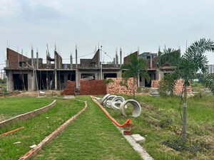  Plot – Garden View at Alaknanda Maxxus Eden Estate, Ghazipur - for Sale