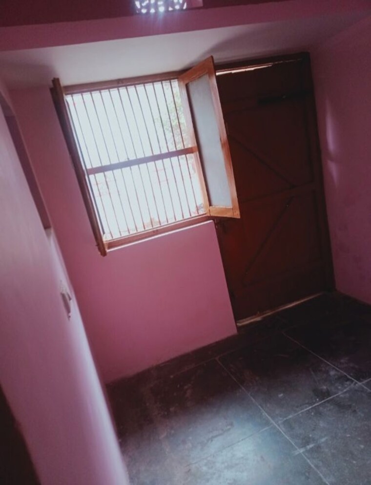 Room, aliganj 2 Bedroom 522 Sq.Ft. Villa In Aliganj Lucknow 9808389