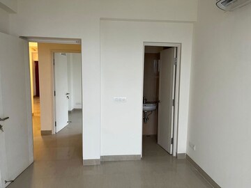 Room in 3 BHK Apartment at Emaar Emerald Estate, Sector 65 – for Rent