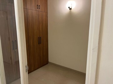 Room in 3 BHK Apartment at Emaar Emerald Estate, Sector 65 – for Rent