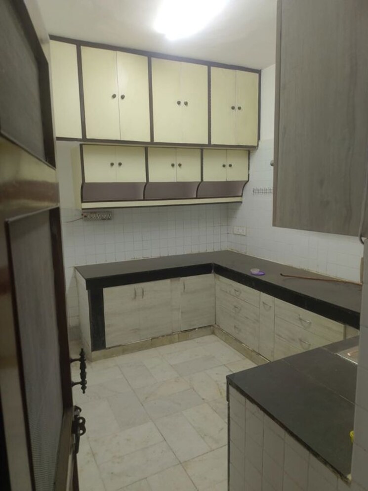 Kitchen, vasant kunj 3 Bedroom 1700 Sq.Ft. Apartment In Vasant Kunj Delhi 9808399