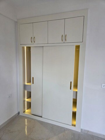 Room in 3.5 BHK Builder Floor at Smart World Gems, Sector 89 – for Sale