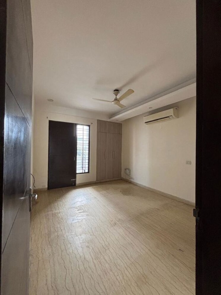 Room, sector 50 3 Bedroom 2160 Sq.Ft. Apartment In Sector 50 Gurgaon 9808418