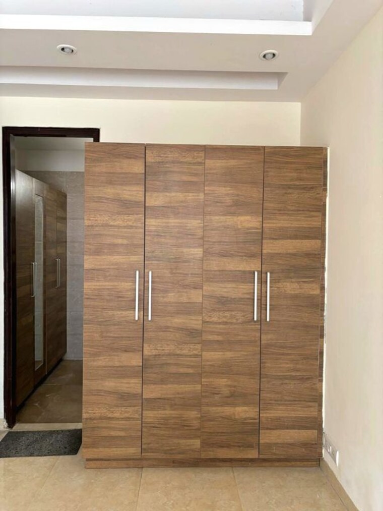 Room, sector 50 3 Bedroom 2160 Sq.Ft. Apartment In Sector 50 Gurgaon 9808418
