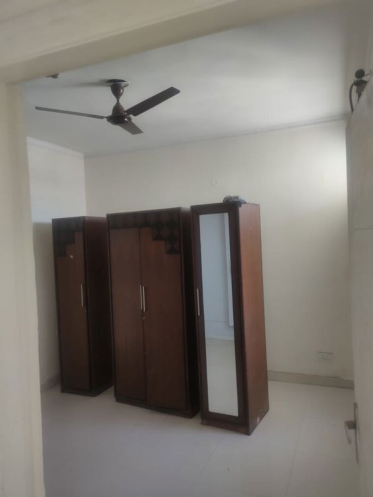 Room, mona-greens 3 Bedroom 1450 Sq.Ft. Apartment In Ghazipur Zirakpur 9808438
