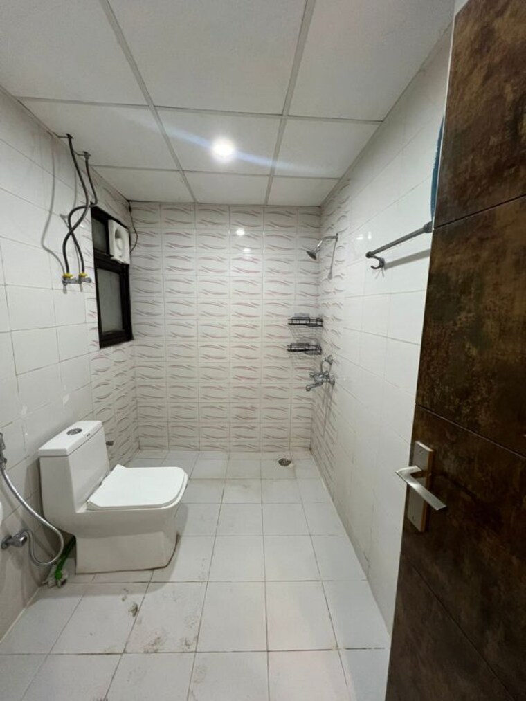 Bathroom, ansal-celebrity-meadows 2 Bedroom 1016 Sq.Ft. Apartment In Sushant Golf City Lucknow 9808462